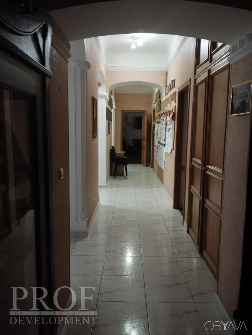 6-bedroom apartment, 250 sq.m.