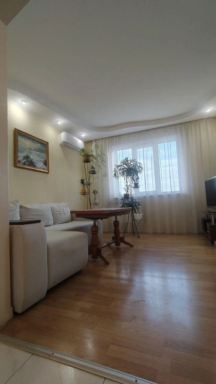 Продам 3-к квартиру, Гвардейцев Широнинцев ул., 28, Салтовка