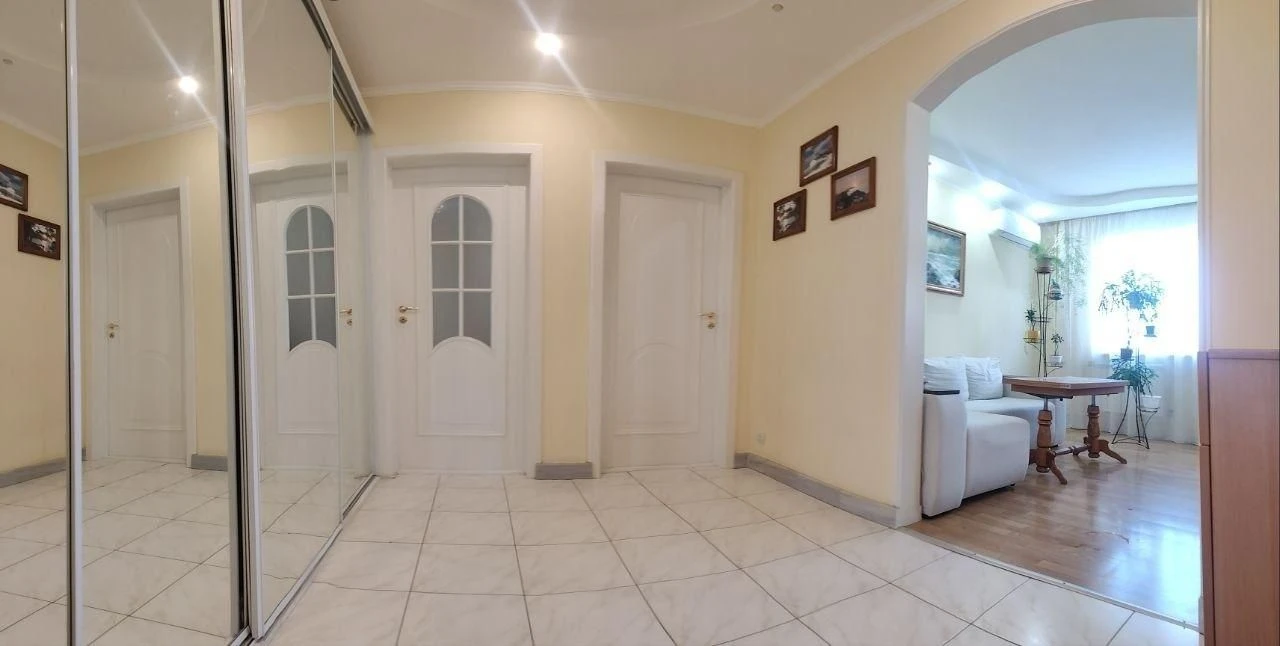 Продам 3-к квартиру, Гвардейцев Широнинцев ул., 28, Салтовка