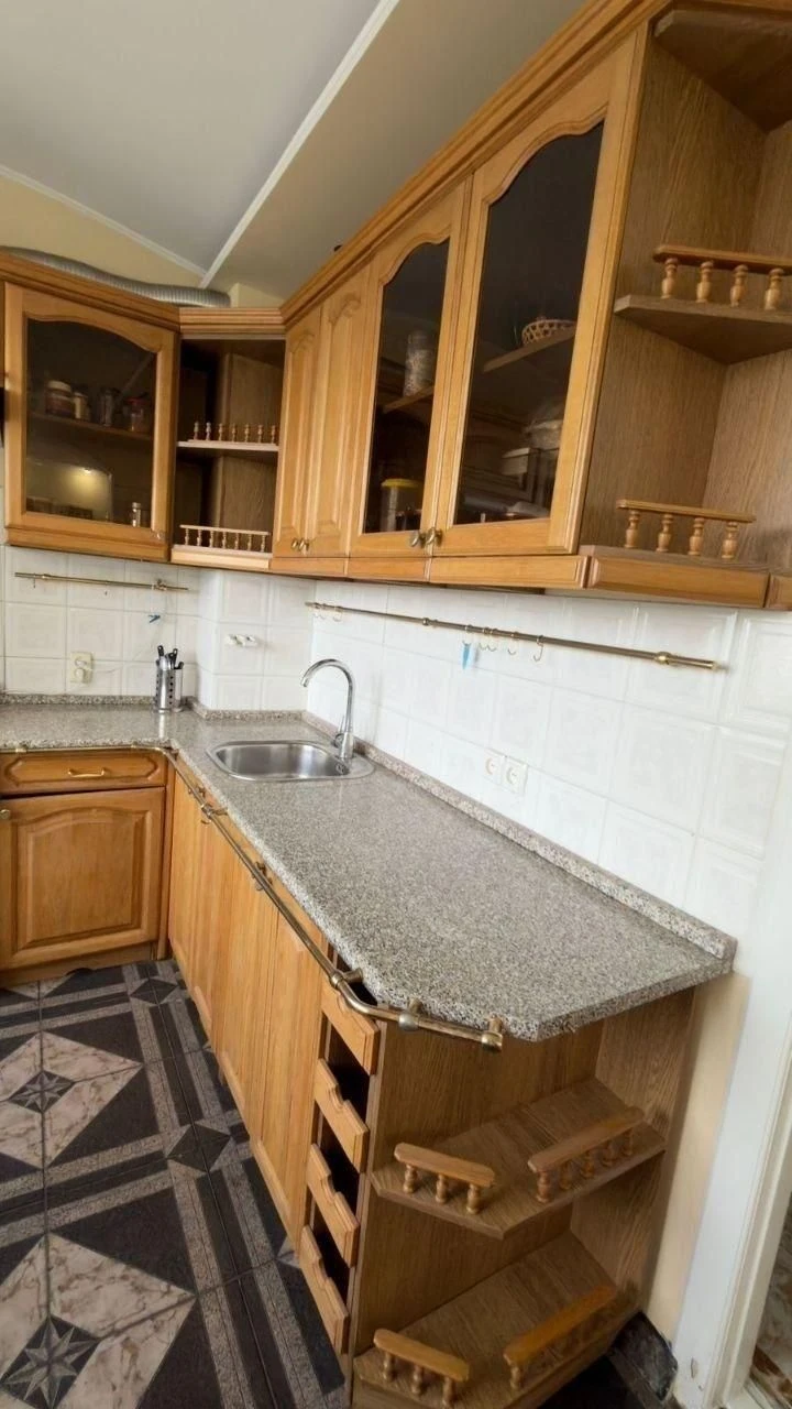 Продам 3-к квартиру, Гвардейцев Широнинцев ул., 28, Салтовка