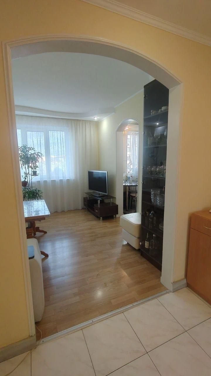 Продам 3-к квартиру, Гвардейцев Широнинцев ул., 28, Салтовка