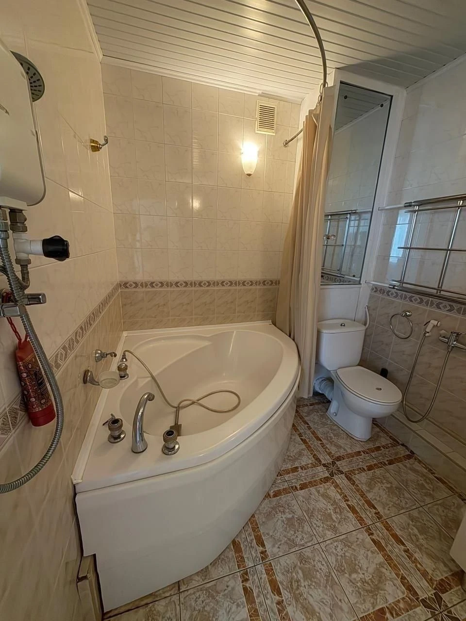 Продам 3-к квартиру, Гвардейцев Широнинцев ул., 28, Салтовка