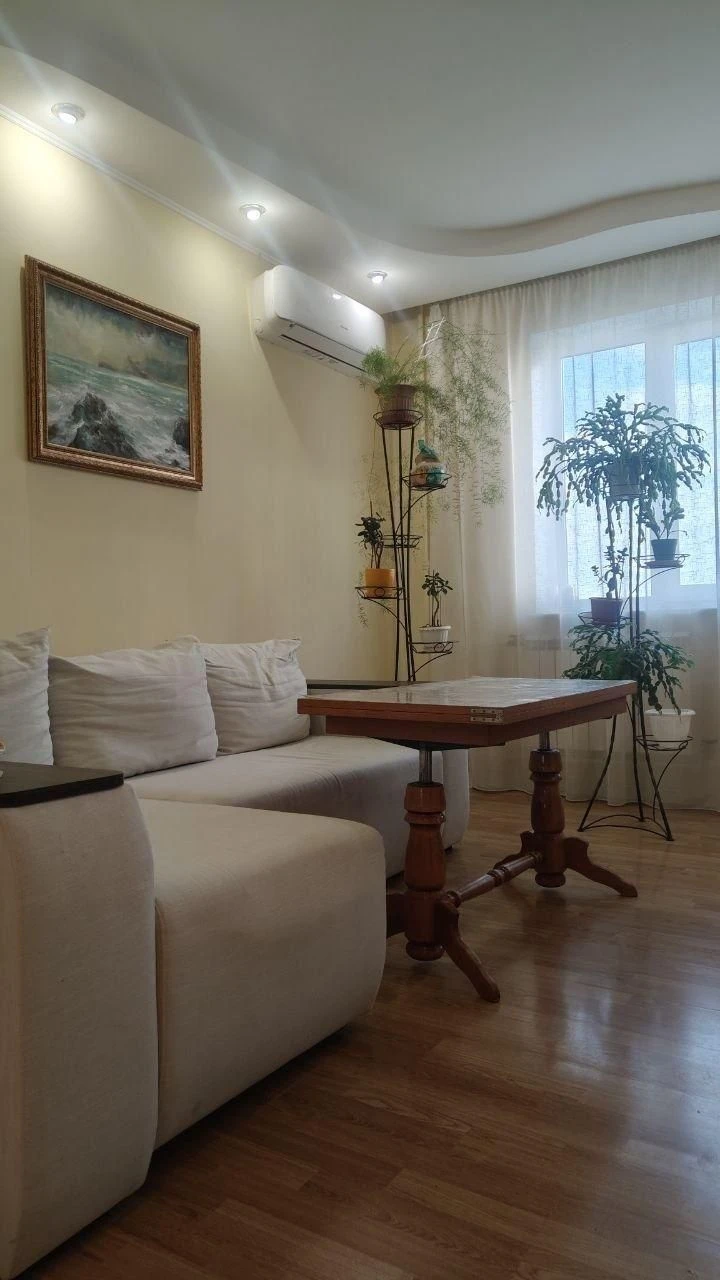 Продам 3-к квартиру, Гвардейцев Широнинцев ул., 28, Салтовка