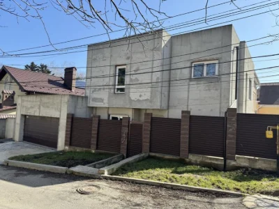 Сучасний будинок для себе на Великому Фонтані