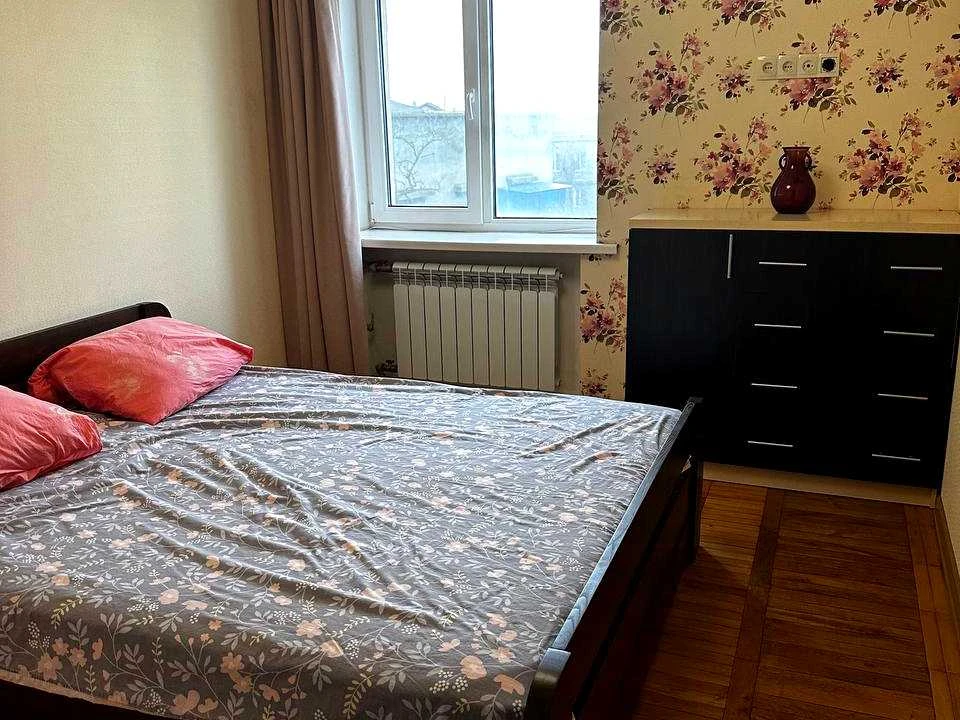 Apartment. Odessa, Novoselskoho st.