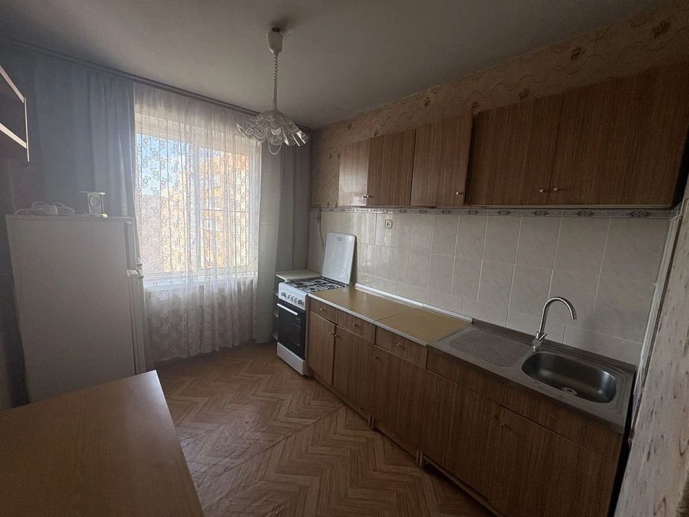 Продам 3-кімнатну квартиру на Заболотного