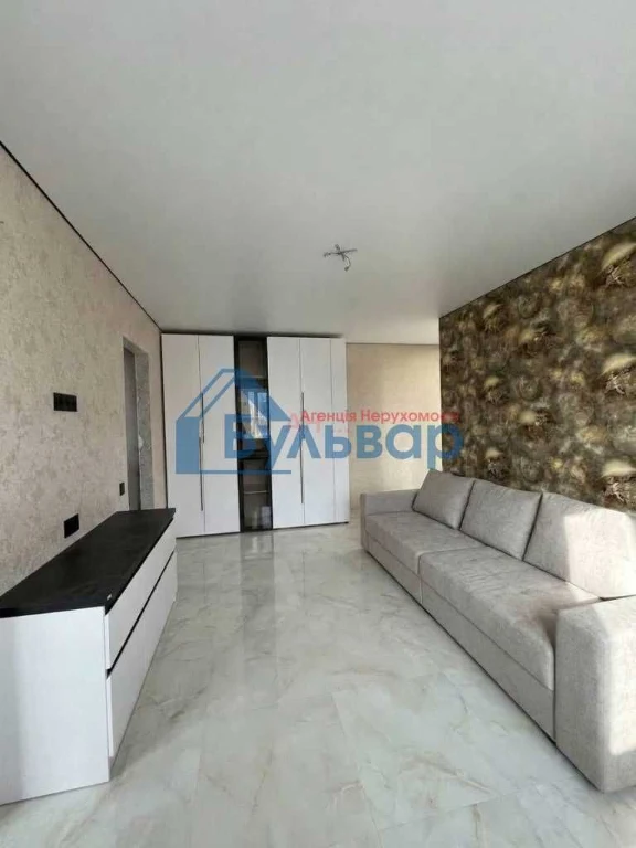3-кімнатна квартира 52 м², кухня-студія + 2 кімнати, СВІЖИЙ ЄВРОРЕМОНТ, м-