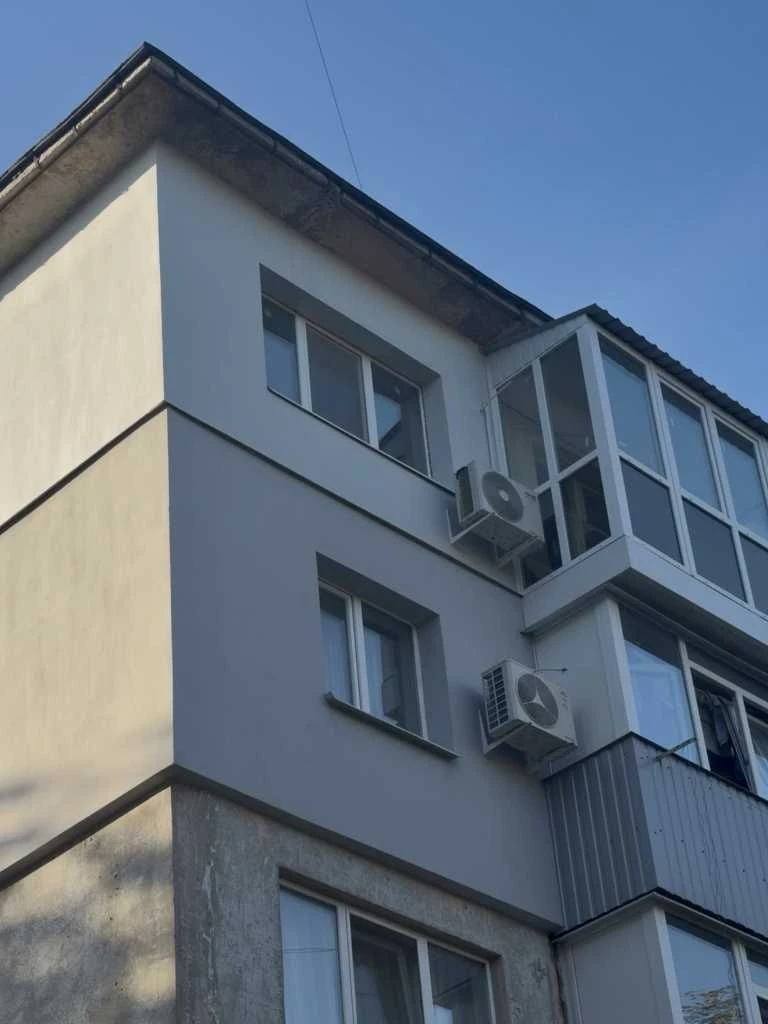 3-room apartment 52 sq m, kitchen-studio + 2 rooms, FRESH EURO-REPAIR, m-