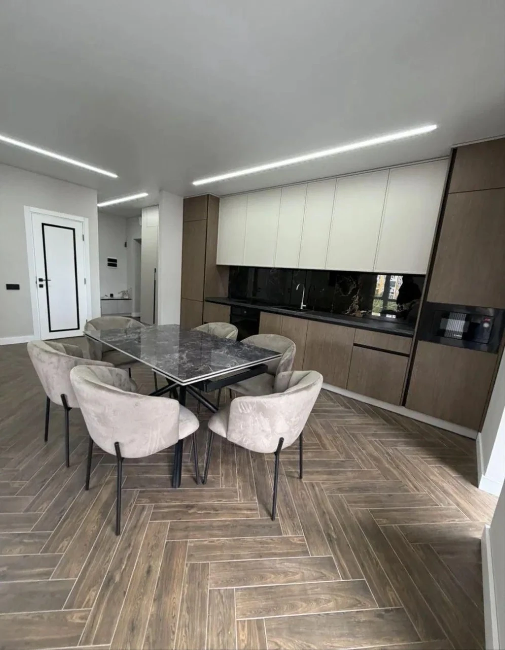 2-room apartment, West Towers Residence, Legots'koho St., 64A, New