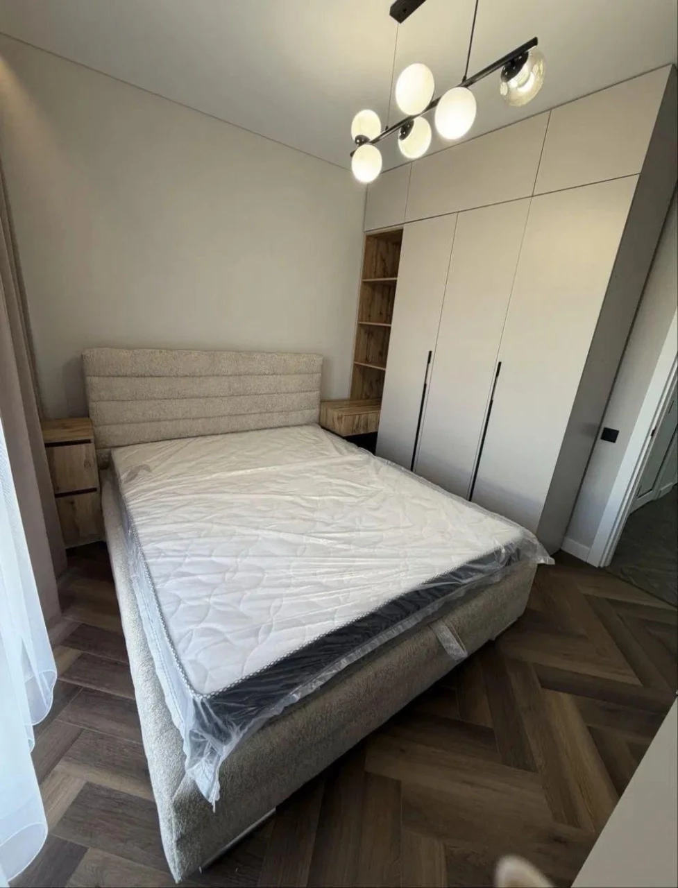 2-room apartment, West Towers Residence, Legots'koho St., 64A, New