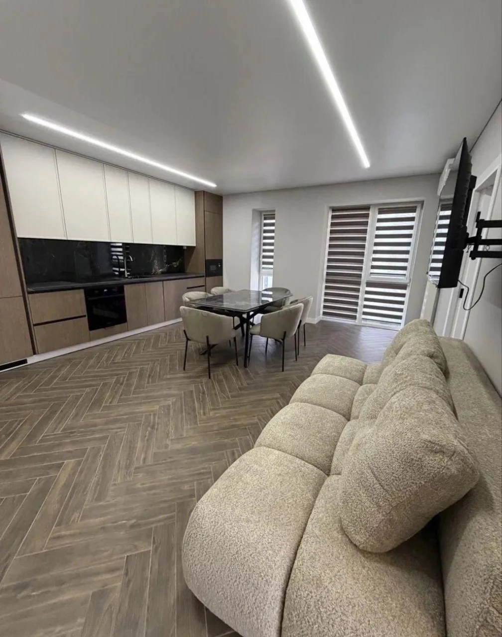 2-room apartment, West Towers Residence, Legots'koho St., 64A, New