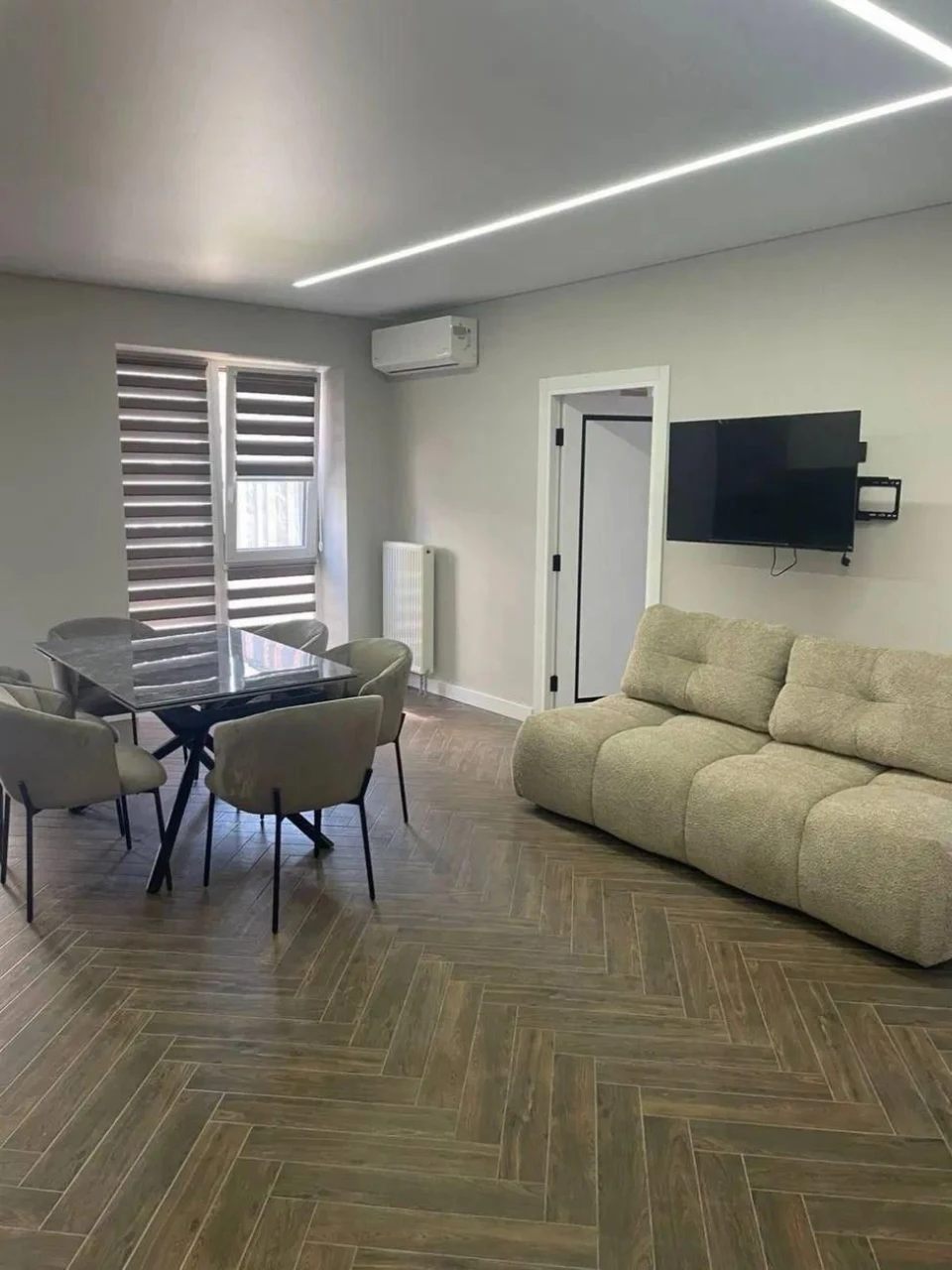 2-room apartment, West Towers Residence, Legots'koho St., 64A, New