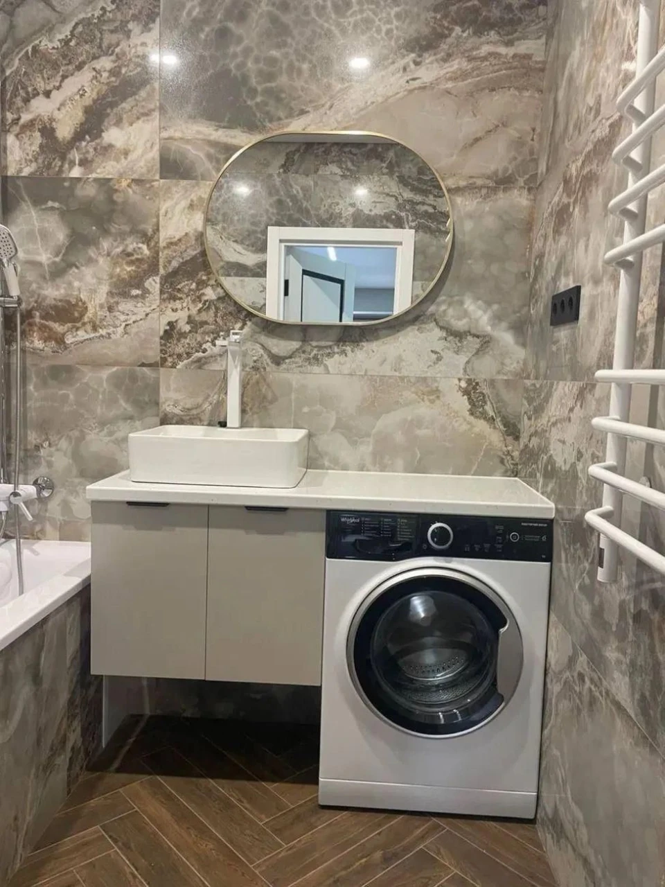 2-room apartment, West Towers Residence, Legots'koho St., 64A, New
