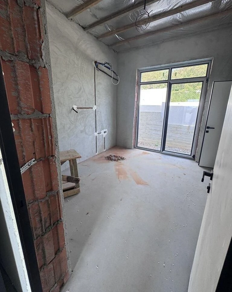 Сучасний будинок 168 м² у районі Червениці з підземним паркі