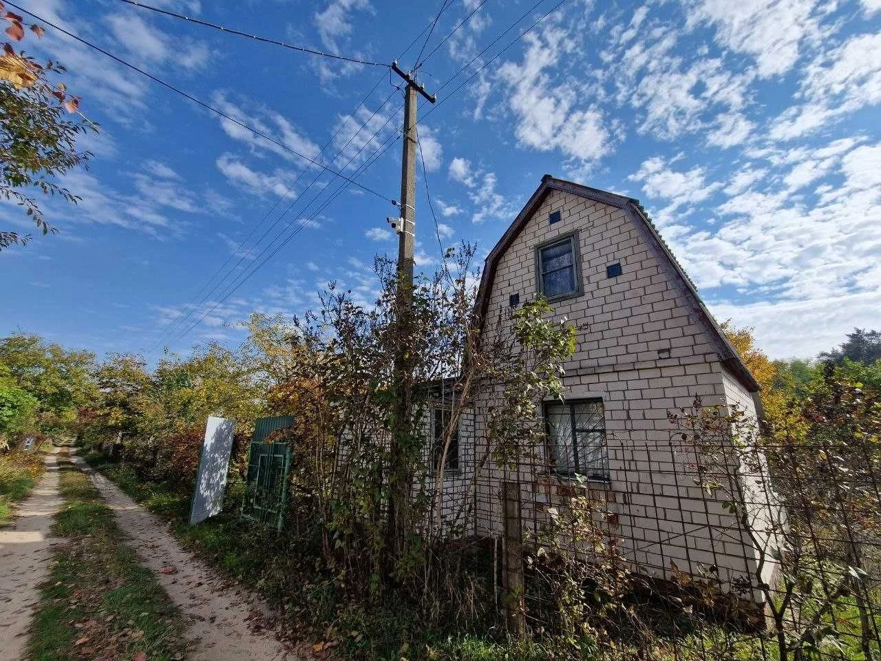 Country house for sale in ST Yuliivne