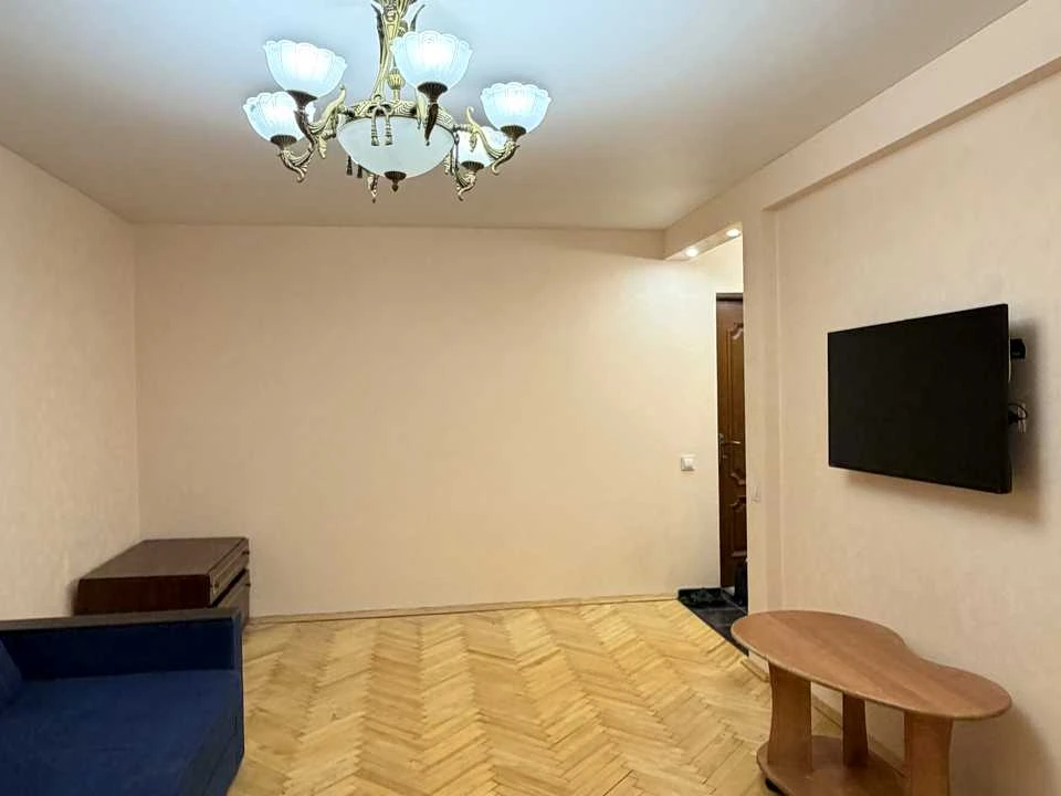 Apartment. Veresneva st, Kyiv