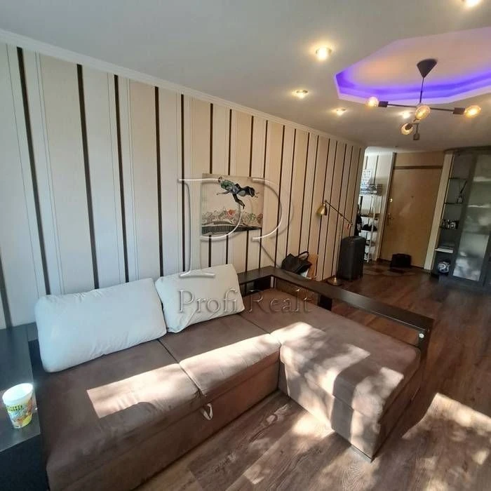1-room apartment for sale. Livoberezhna city. Panteleimon Kulisha 11.
