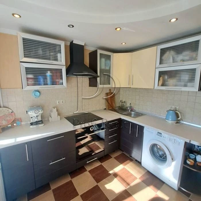 1-room apartment for sale. Livoberezhna city. Panteleimon Kulisha 11.
