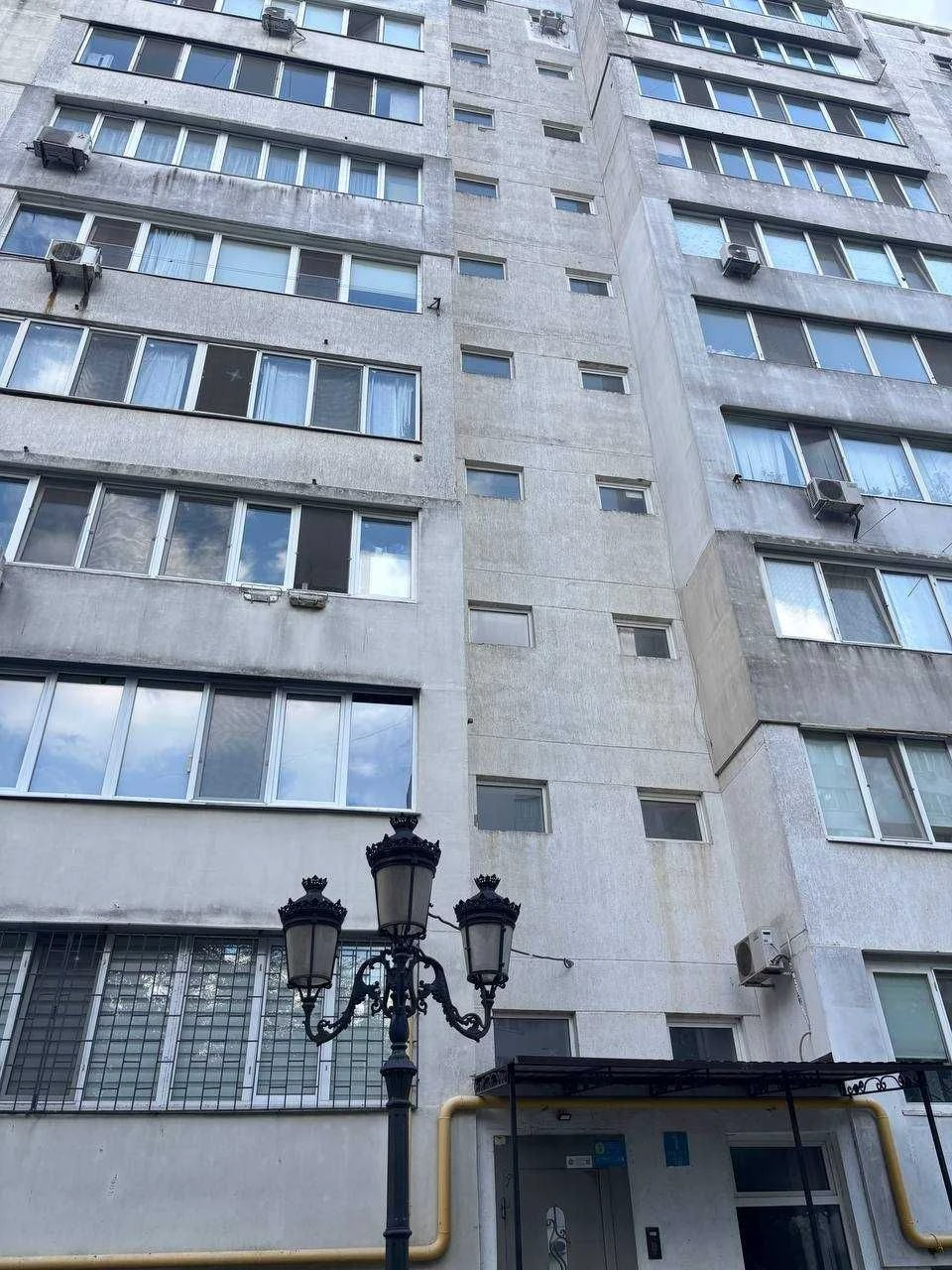 Продається 1-кімнатна квартира в будинку 200х років