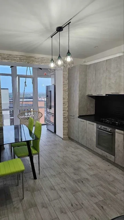 1-bedroom apartment renovated in residential complex "Misto Soborne"