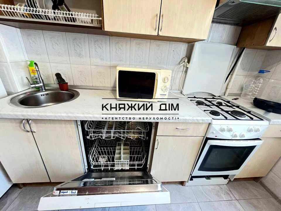 Квартира. Київ, проспект Миколи Бажана