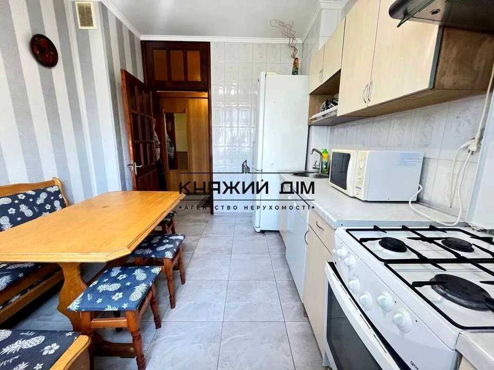 Квартира. Київ, проспект Миколи Бажана