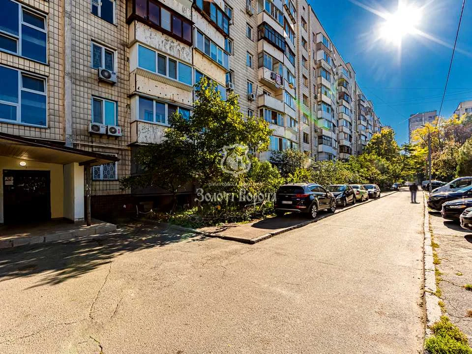 Квартира. Київ, Райдужна проспект.