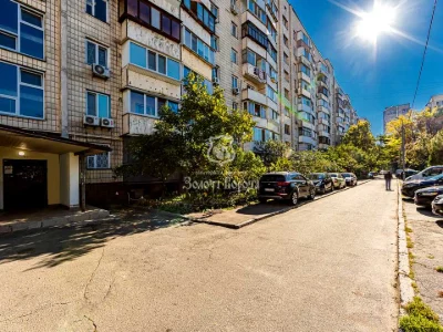 Квартира. Київ, Райдужна проспект.