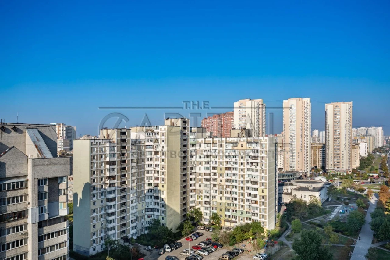 Продаж квартири Бажана Позняки Дарницький район 3 кімнати, 1