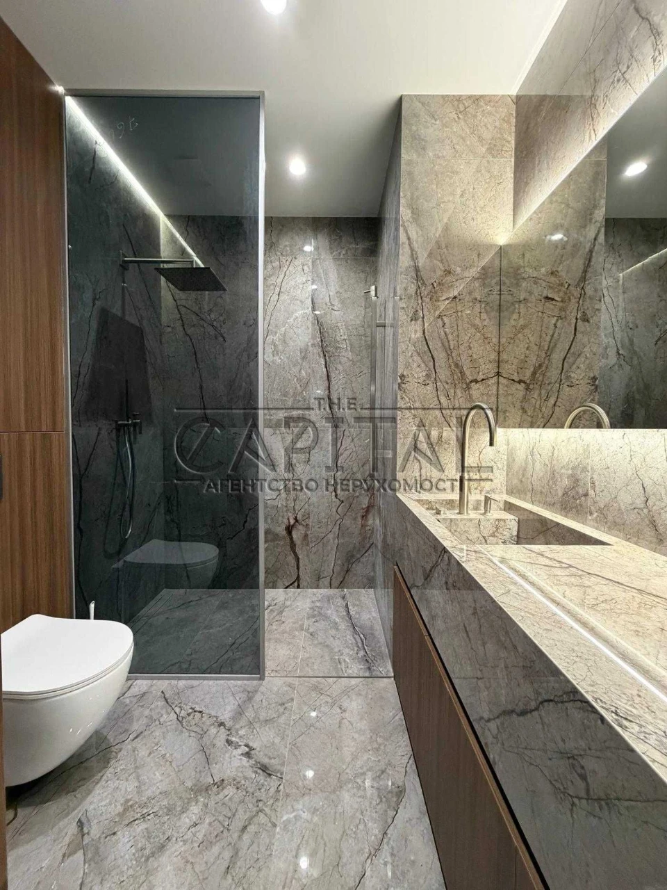 URGENT! Sale of a unique apartment with designer renovation