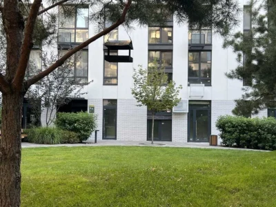 3-room apartment for sale 78 m², Salyutna St., 2