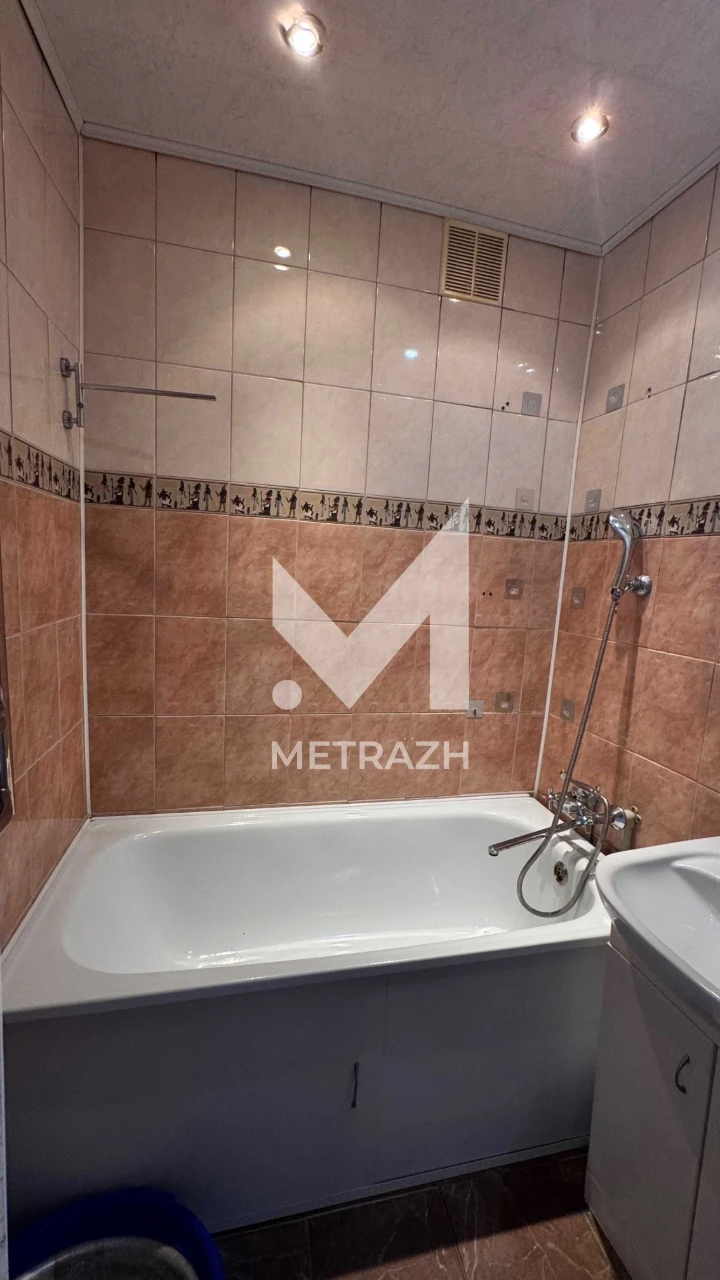 For Sale: 2-bedroom apartment with renovation and furniture near Rost