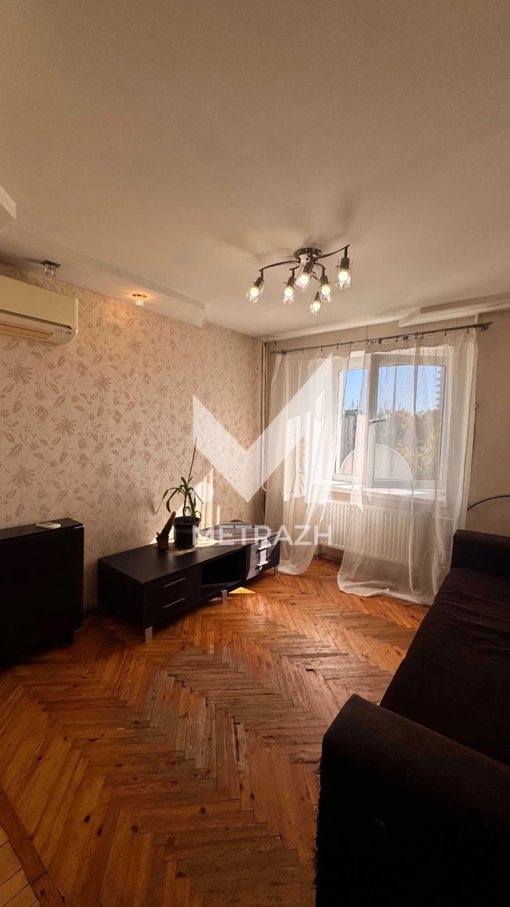 For Sale: 2-bedroom apartment with renovation and furniture near Rost