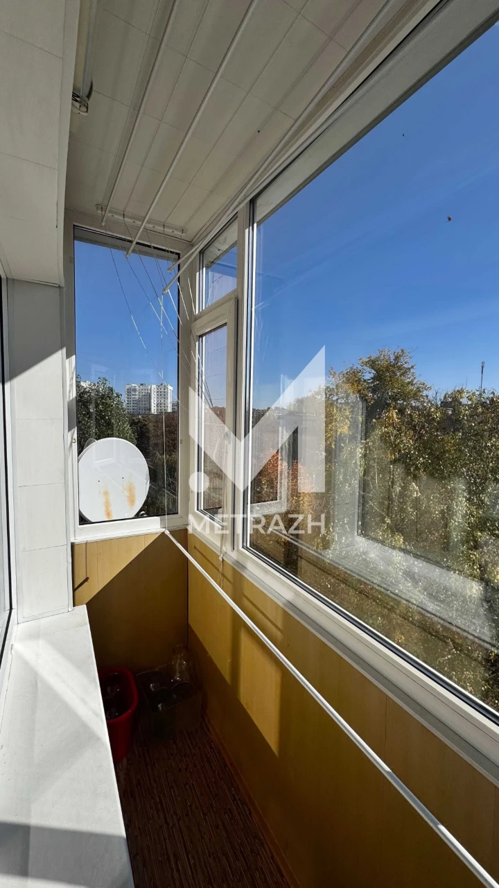 For Sale: 2-bedroom apartment with renovation and furniture near Rost
