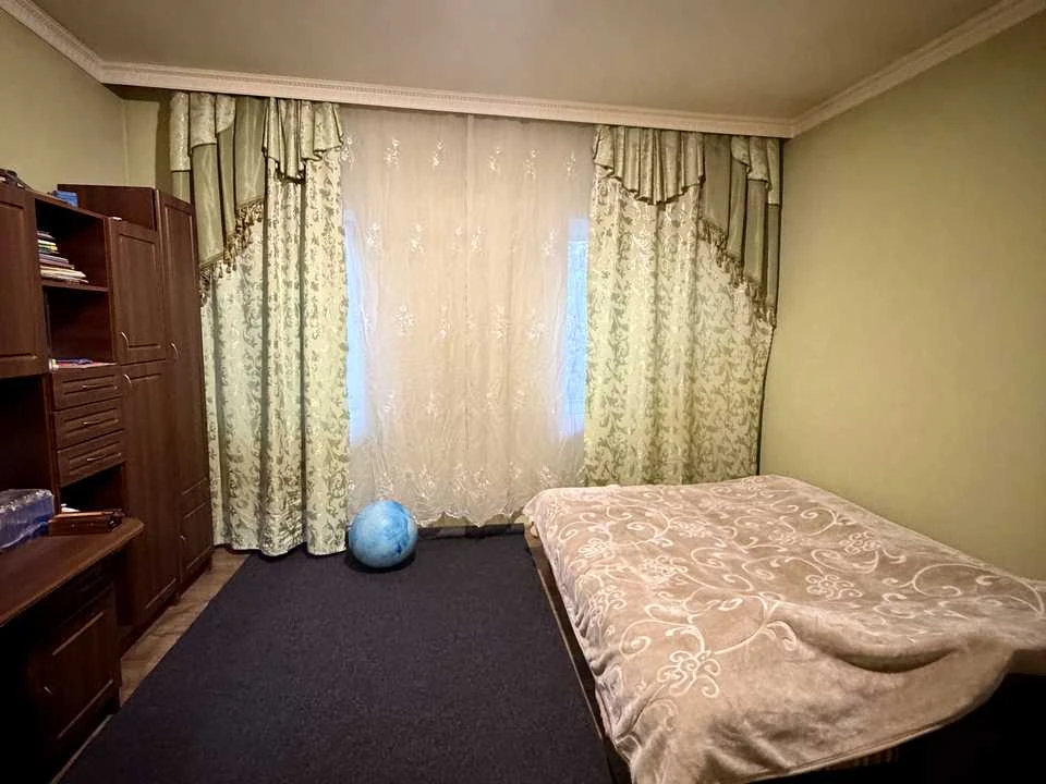 Apartment. Chernivtsi, Cornelia Dzerzhika st.