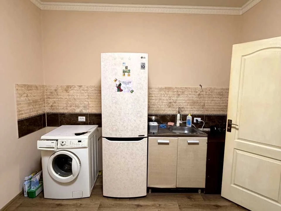 Apartment. Chernivtsi, Cornelia Dzerzhika st.