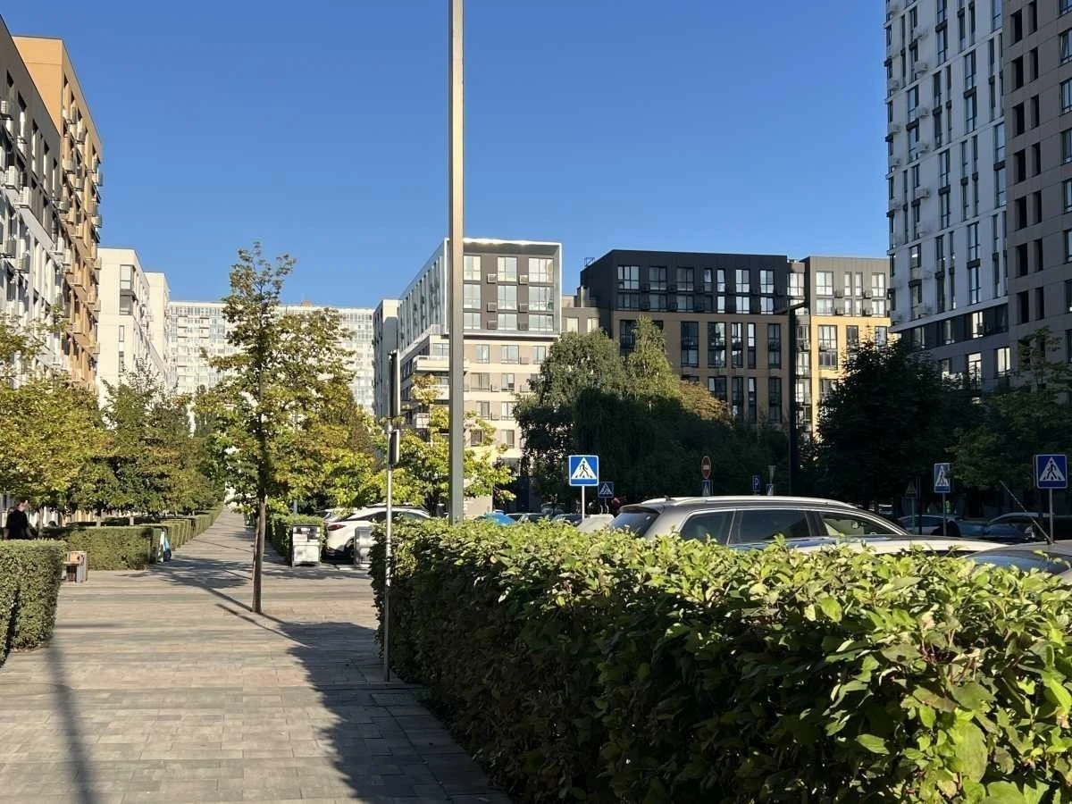 3-room apartment for sale 78 m², Salyutna St., 2