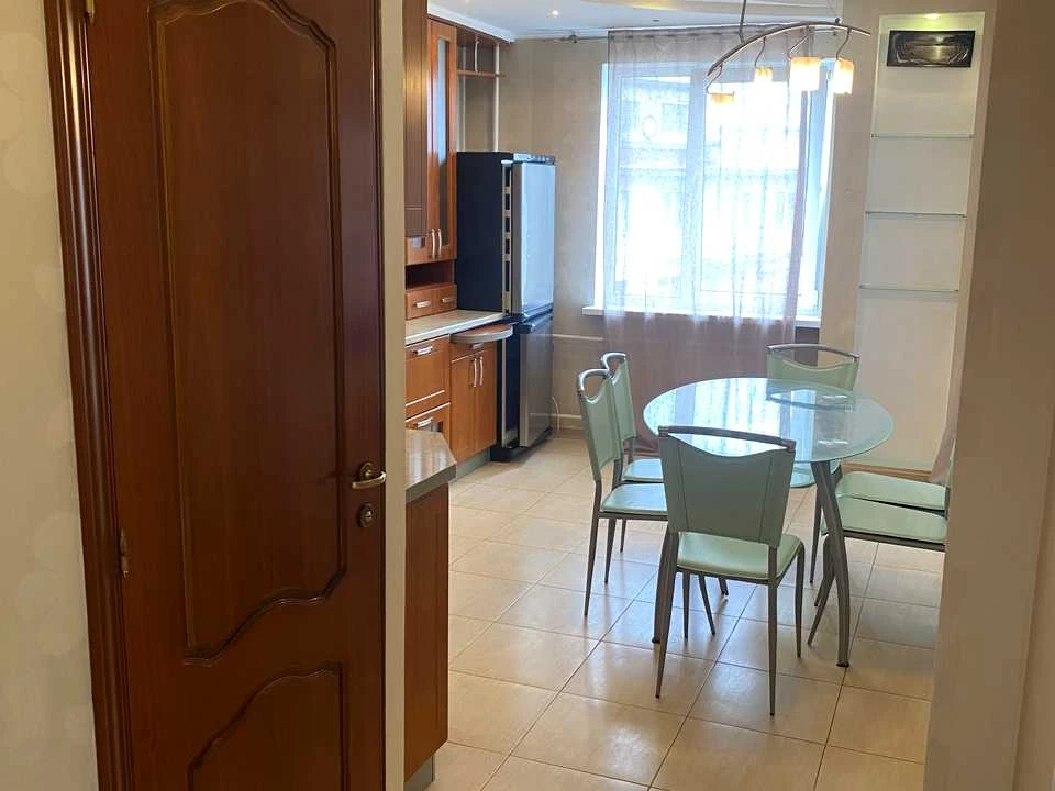 Квартира. Київ, вулиця Васильченка.