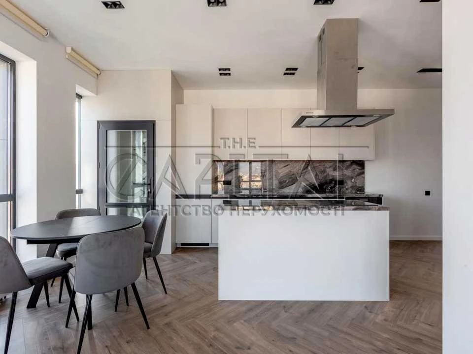 Apartment. Antonovicha st, Kyiv