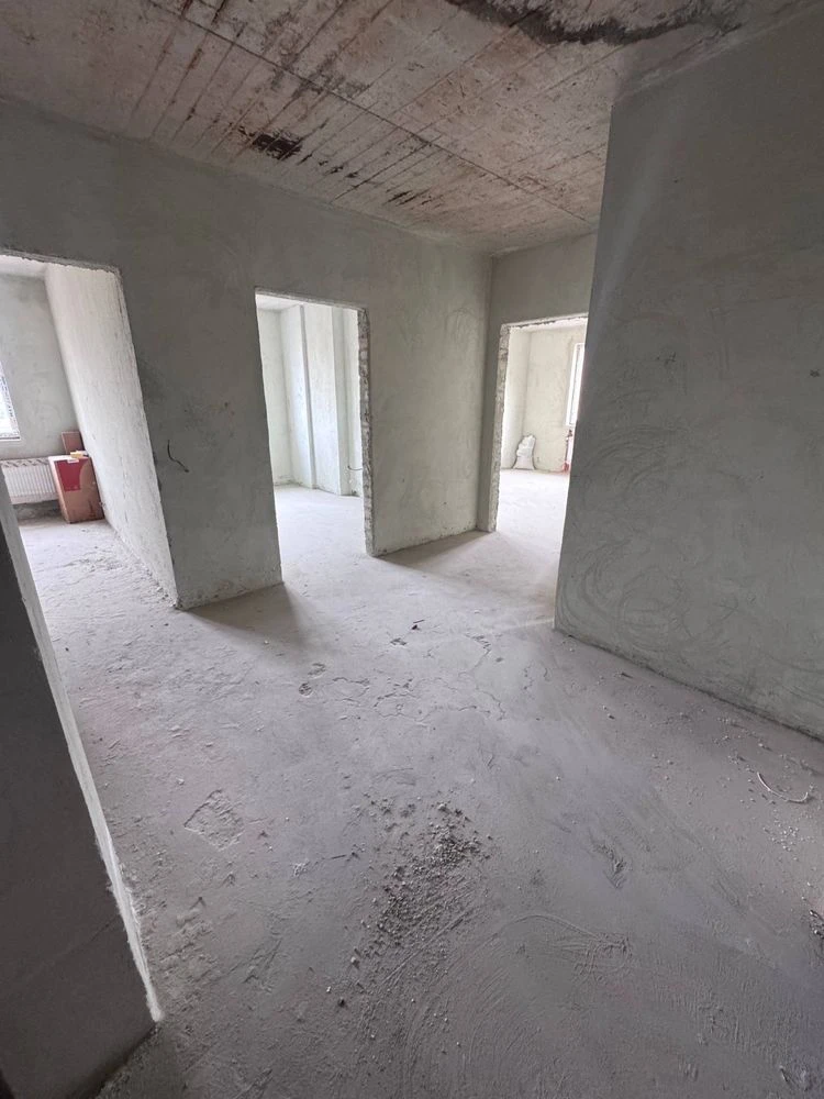 Sale of a completed 3-room apartment on вул Під Голоском Кругла