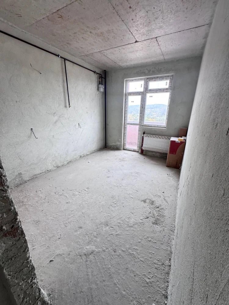 Sale of a completed 3-room apartment on вул Під Голоском Кругла