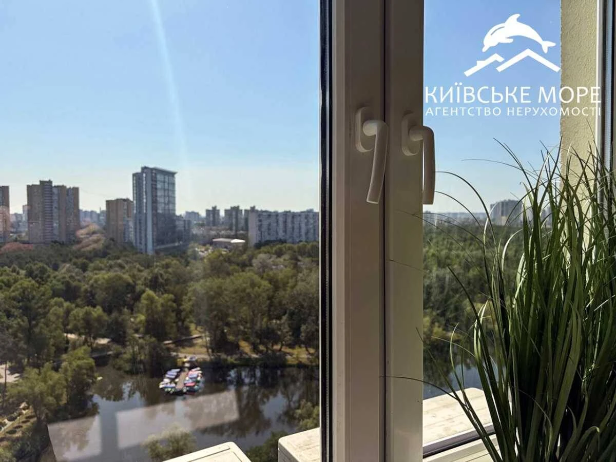 Продається 2-кімнатна квартира, Київ, Дніпровський район, вул. Воскресенська, 14