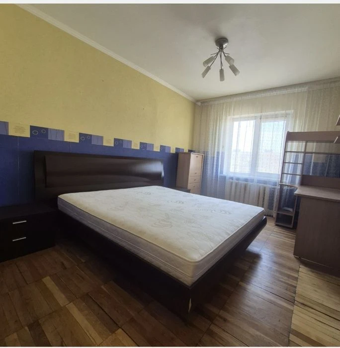 Продам 2ух.ком квартиру по Автозаводск 25000$ торг ой