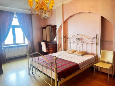 Apartment. Oleksa Honchar Street, Kyiv