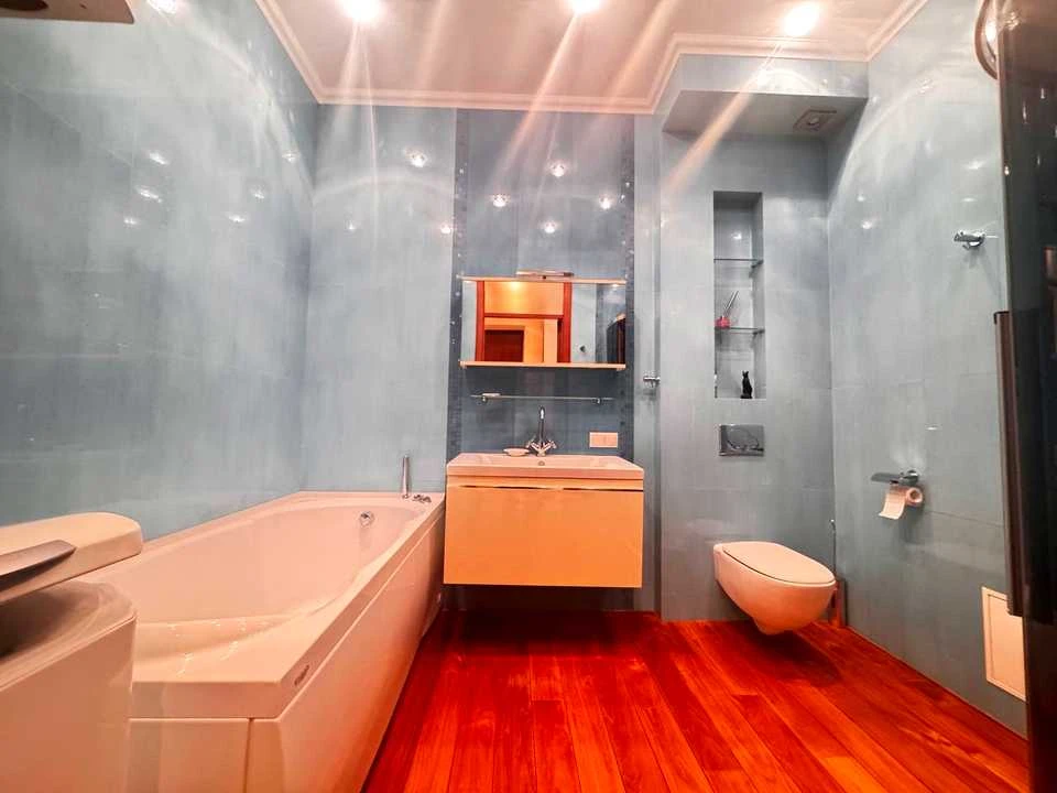 Apartment. Oleksa Honchar Street, Kyiv