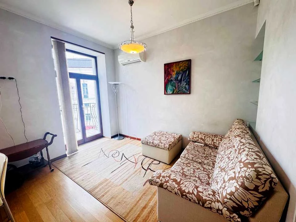 Apartment. Oleksa Honchar Street, Kyiv