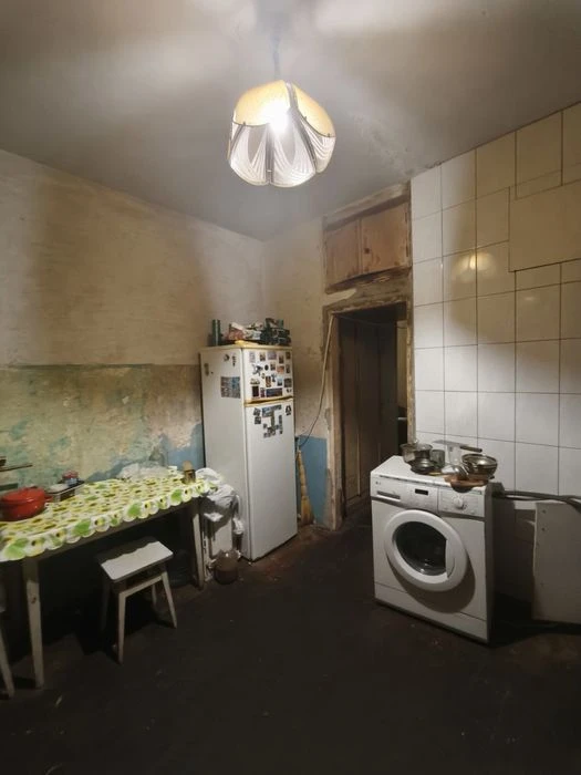 Продаж 3-кімн кв Малий ринок вул Шкільна