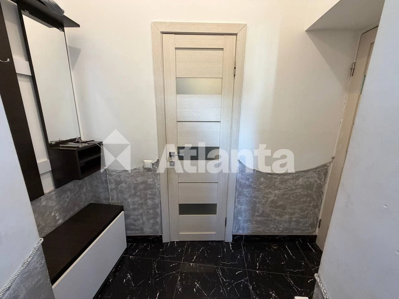 Продажа 2-комнатной квартиры с ремонтом по ул. Пекарская.