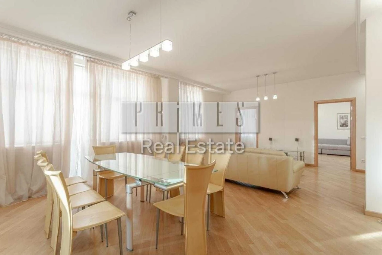 Продаж унікальної 4-кімнатній квартири 216 м² в центрі Києва, бульвар