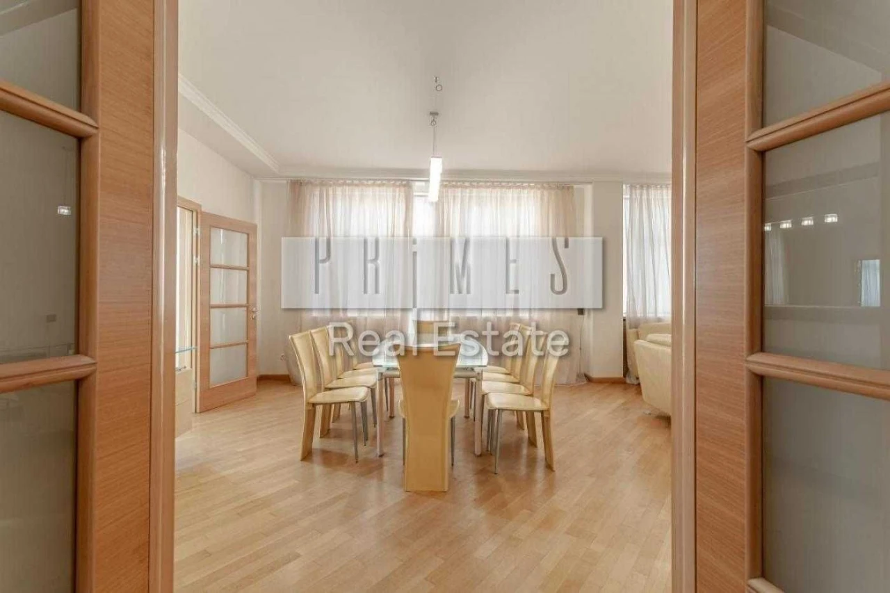 Продаж унікальної 4-кімнатній квартири 216 м² в центрі Києва, бульвар